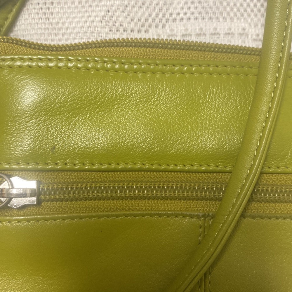 NewYork Toronto genuine leather crossbody. - Picture 7 of 7